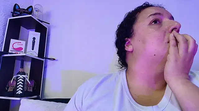 Snapshot of Natasha_Amber chatting on November 8, 3:01 pm Natasha Amber online show from November 8, 3:01 pm