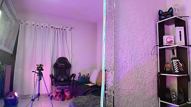 Snapshot of Natasha_Amber chatting on November 13, 12:48 pm Natasha Amber online show from November 13, 12:48 pm