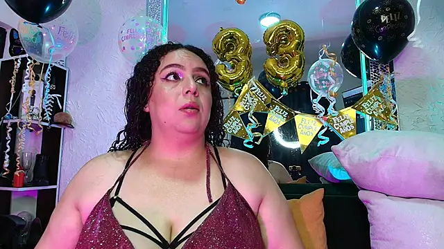 Snapshot of Natasha_Amber chatting on December 3, 2:15 pm Natasha Amber online show from December 3, 2:15 pm