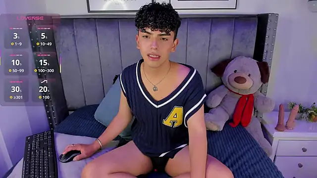 Snapshot of Niick_Twiink chatting on October 29, 7:37 pm Niick Twiink online show from October 29, 7:37 pm