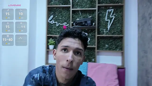 Snapshot of Max_Steell chatting on November 2, 1:52 am Max Steell online show from November 2, 1:52 am