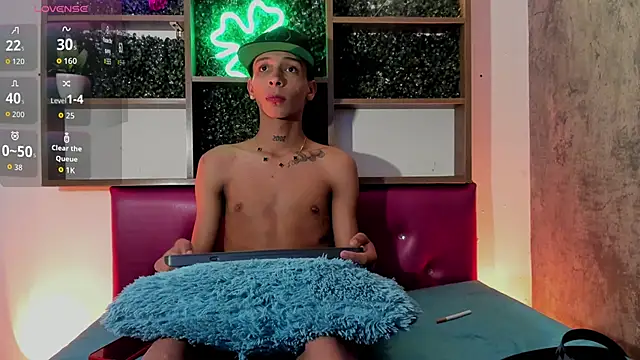 Snapshot of Max_Steell chatting on November 14, 3:38 am Max Steell online show from November 14, 3:38 am