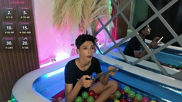 Snapshot of Max_Steell chatting on November 15, 5:27 am Max Steell online show from November 15, 5:27 am