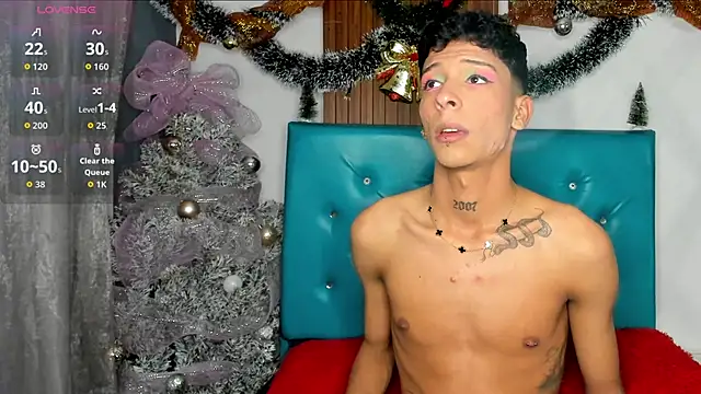 Snapshot of Max_Steell chatting on November 22, 3:49 am Max Steell online show from November 22, 3:49 am