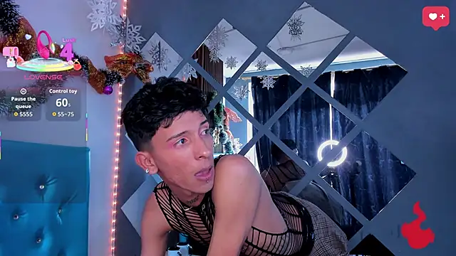 Snapshot of Max_Steell chatting on November 26, 4:19 pm Max Steell online show from November 26, 4:19 pm