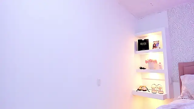 Snapshot of KatieBoison chatting on November 10, 7:46 pm KatieBoison online show from November 10, 7:46 pm