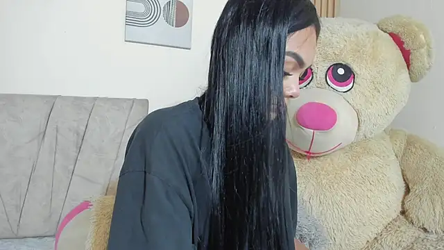 Snapshot of little_emiily_ chatting on November 21, 10:30 pm little emiily online show from November 21, 10:30 pm