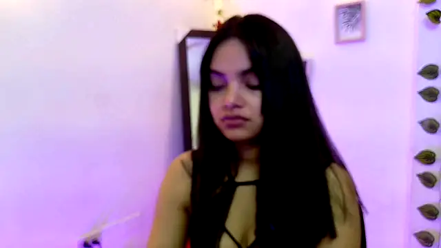 evangelinemoretti online show from October 29, 9:38 pm