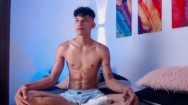 KamiSuarez online show from March 21, 6:33 pm