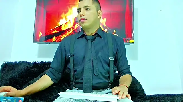 Snapshot of Mike_Fetiche chatting on November 15, 3:37 am Mike Fetiche online show from November 15, 3:37 am