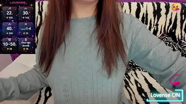 Snapshot of GlowMimi chatting on November 11, 8:42 pm GlowMimi online show from November 11, 8:42 pm