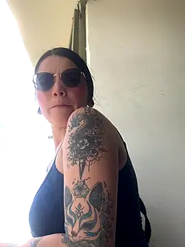 Snapshot of Gaby_parker2 chatting on October 28, 3:04 pm Gaby parker2 online show from October 28, 3:04 pm