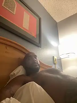 Snapshot of bigblackcock101 chatting on October 30, 4:47 am bigblackcock101 online show from October 30, 4:47 am