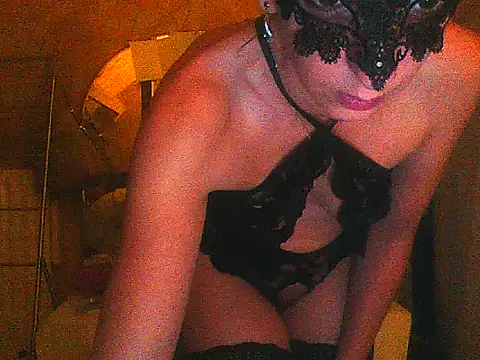 Snapshot of Anaiscpl2405 chatting on November 10, 8:41 pm Anaiscpl2405 online show from November 10, 8:41 pm