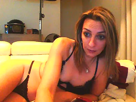 Snapshot of Anaiscpl2405 chatting on November 15, 9:32 pm Anaiscpl2405 online show from November 15, 9:32 pm