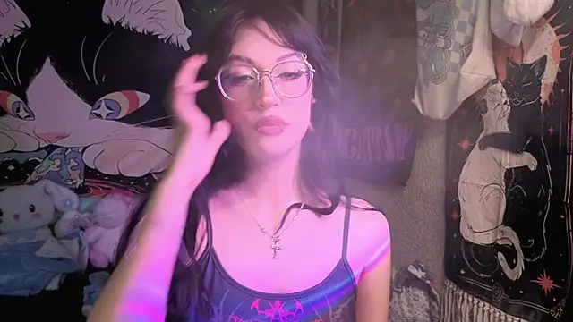 RavennaCrow online show from December 3, 5:44 pm