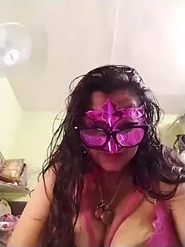 Snapshot of LOVE__RANI chatting on November 4, 12:15 pm LOVE RANI online show from November 4, 12:15 pm