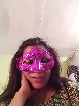 Snapshot of LOVE__RANI chatting on November 15, 1:07 pm LOVE RANI online show from November 15, 1:07 pm