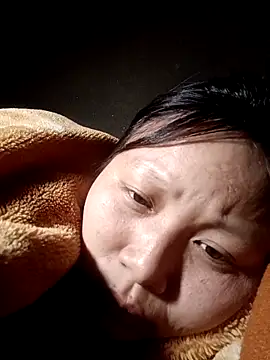 Snapshot of yoyo-mi chatting on November 7, 2:11 am yoyo-mi online show from November 7, 2:11 am