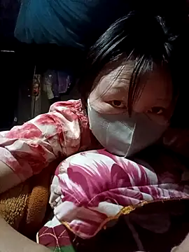 Snapshot of yoyo-mi chatting on November 10, 1:15 am yoyo-mi online show from November 10, 1:15 am