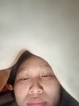 Snapshot of yoyo-mi chatting on November 12, 2:01 am yoyo-mi online show from November 12, 2:01 am