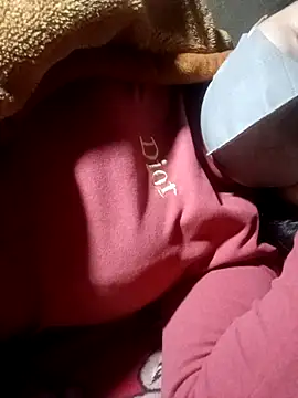 Snapshot of yoyo-mi chatting on November 25, 3:28 am yoyo-mi online show from November 25, 3:28 am