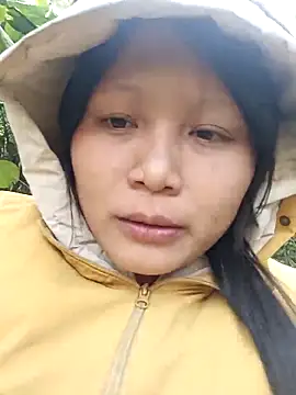 Snapshot of yoyo-mi chatting on December 1, 2:27 am yoyo-mi online show from December 1, 2:27 am