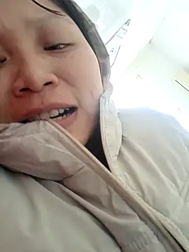 Snapshot of yoyo-mi chatting on December 4, 3:05 am yoyo-mi online show from December 4, 3:05 am