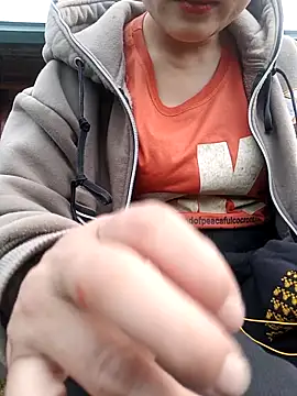 yoyo-mi online show from March 18, 9:45 am