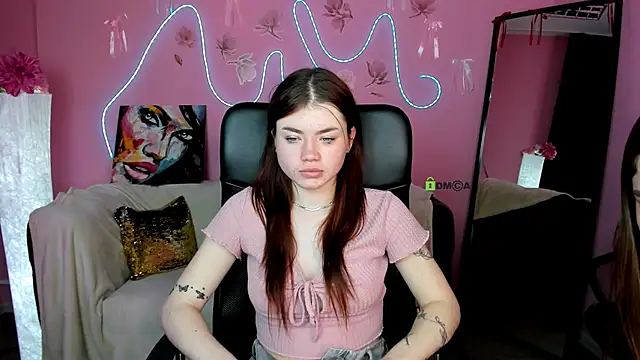 isabel wave online show from April 25, 5:21 pm