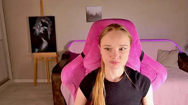 Snapshot of Shawty_Mia chatting on November 8, 2:06 pm Shawty Mia online show from November 8, 2:06 pm