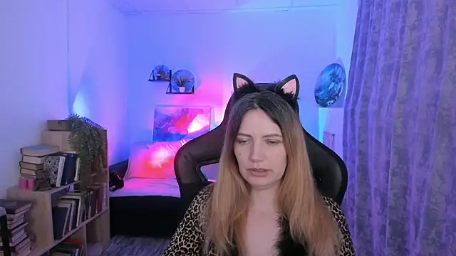 Snapshot of AleksaLaurent chatting on November 30, 9:13 am AleksaLaurent online show from November 30, 9:13 am