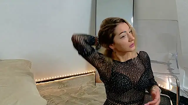 Ammelia  online show from November 3, 6:36 am