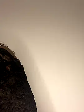 Snapshot of milarain chatting on November 29, 11:08 pm milarain online show from November 29, 11:08 pm