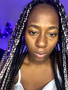 Snapshot of milarain chatting on December 15, 7:56 am milarain online show from December 15, 7:56 am