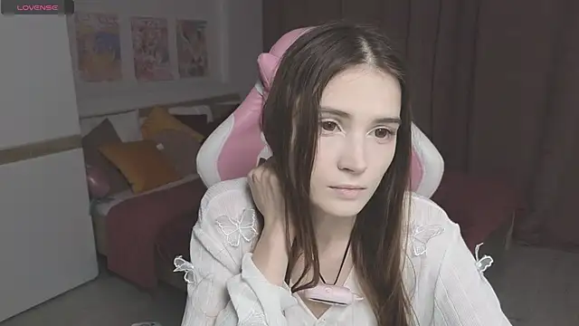 Snapshot of Hana_Flo_ chatting on November 17, 1:06 pm Hana Flo online show from November 17, 1:06 pm