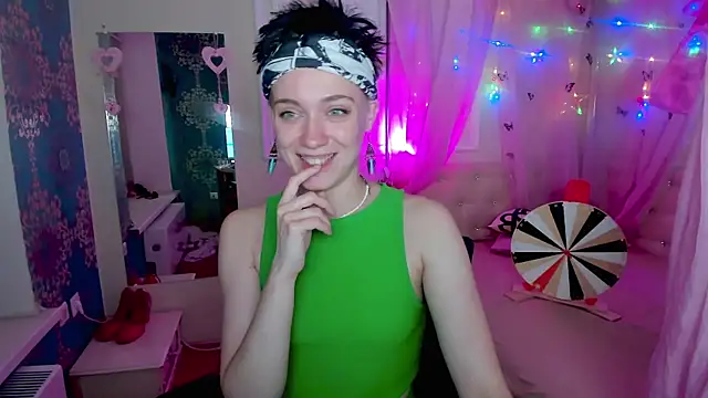 Snapshot of ErickaFetish chatting on November 4, 2:21 am ErickaFetish online show from November 4, 2:21 am