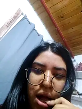 Snapshot of AlayaMore chatting on November 2, 3:20 am AlayaMore online show from November 2, 3:20 am