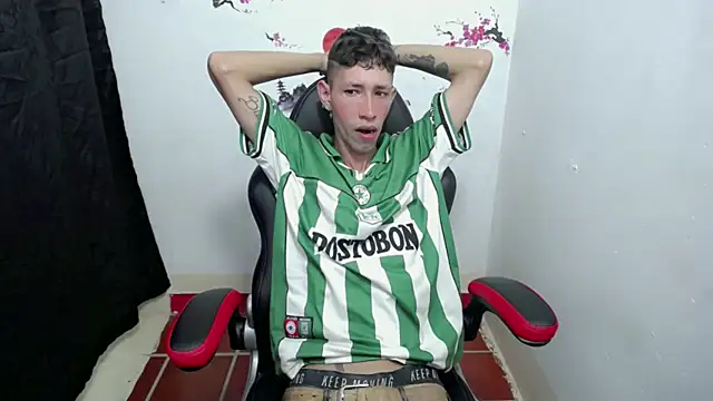 Snapshot of The_latin_boy chatting on November 3, 1:34 pm The latin boy online show from November 3, 1:34 pm