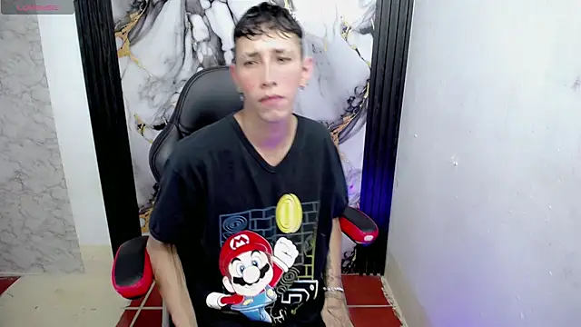 Snapshot of The_latin_boy chatting on December 4, 6:27 pm The latin boy online show from December 4, 6:27 pm