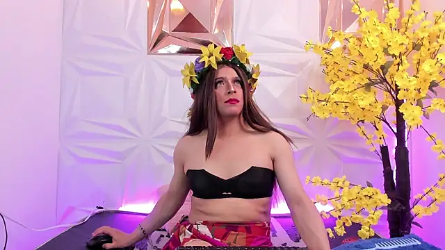 Snapshot of NovaNight_ chatting on November 3, 12:28 pm NovaNight online show from November 3, 12:28 pm