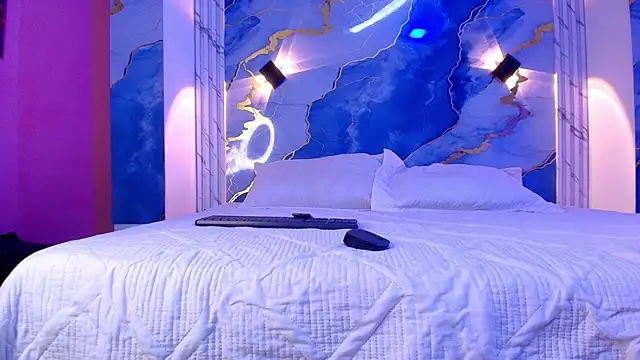 Snapshot of Girls_from_medellin chatting on November 19, 3:06 am Girls from medellin online show from November 19, 3:06 am