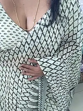 Snapshot of tamil_chitra12 chatting on December 17, 4:07 am tamil chitra12 online show from December 17, 4:07 am