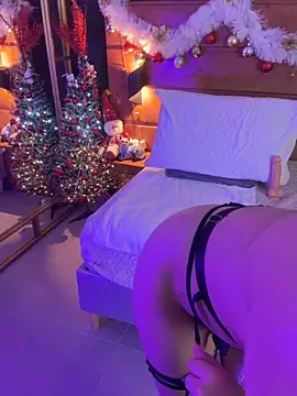 Snapshot of milena_kiitty chatting on December 15, 1:26 pm milena kiitty online show from December 15, 1:26 pm