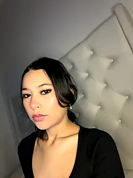 Snapshot of isabella-montes chatting on November 21, 3:27 am isabella-montes online show from November 21, 3:27 am