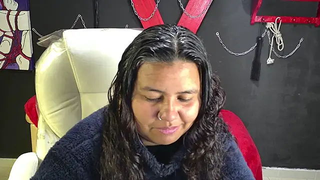 Snapshot of serenamystsh chatting on November 20, 2:45 am serenamystsh online show from November 20, 2:45 am