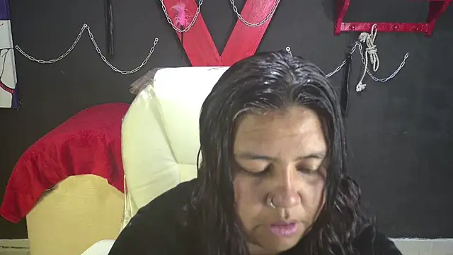 Snapshot of serenamystsh chatting on November 21, 11:47 pm serenamystsh online show from November 21, 11:47 pm