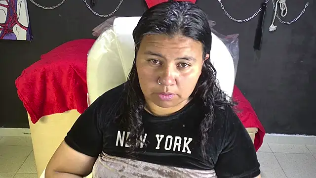 Snapshot of serenamystsh chatting on November 23, 3:39 am serenamystsh online show from November 23, 3:39 am