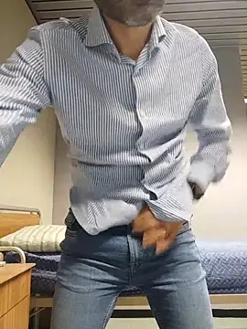 panco pillo online show from December 2, 8:37 pm