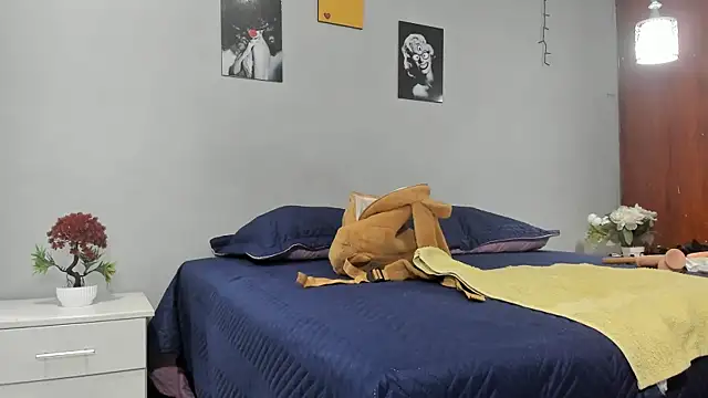 Snapshot of sexynova_93 chatting on November 13, 8:19 pm sexynova 93 online show from November 13, 8:19 pm